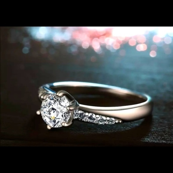 NEW Fashion Sterling Silver Shiny Zircon Ring - Picture 5 of 9